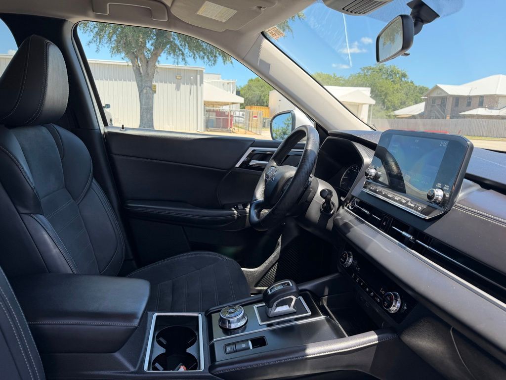 Used 2023 Mitsubishi Outlander SUV