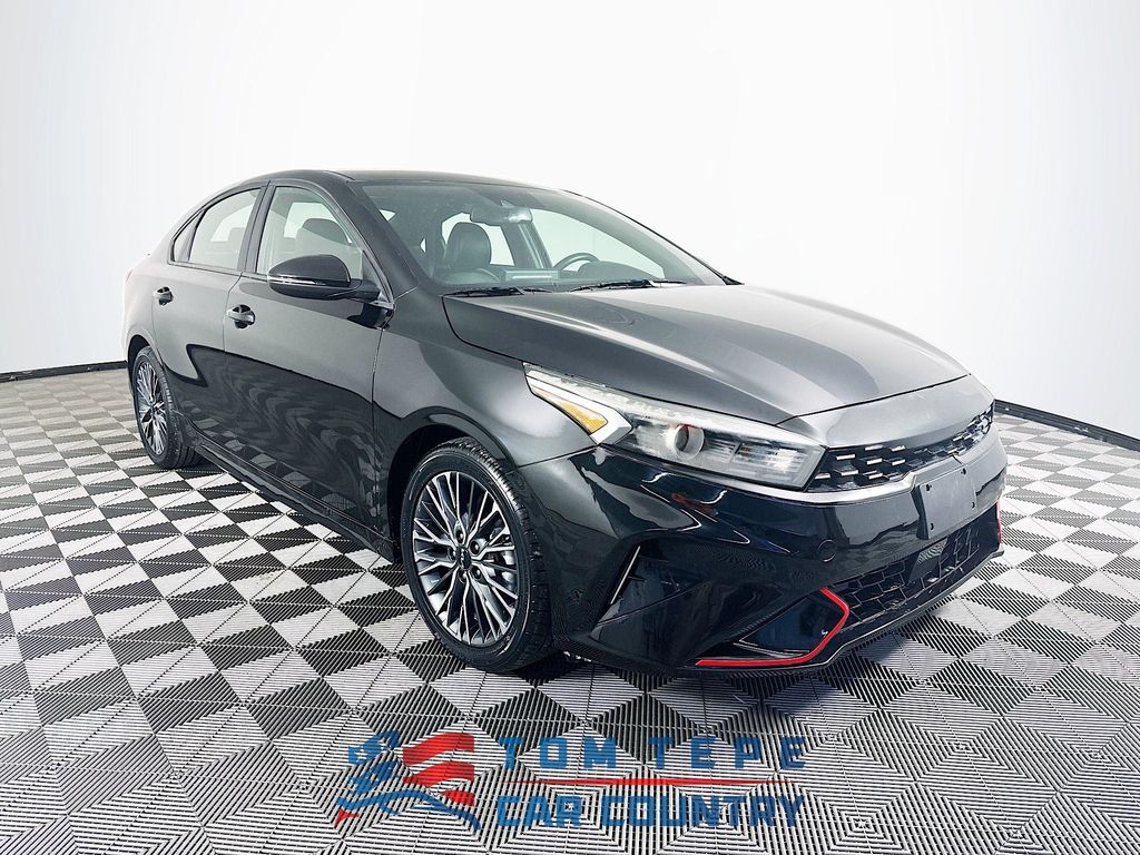 Aurora Black Pearl 2024 Kia Forte Sedan Front-Wheel Drive Continuously Variable Transmission