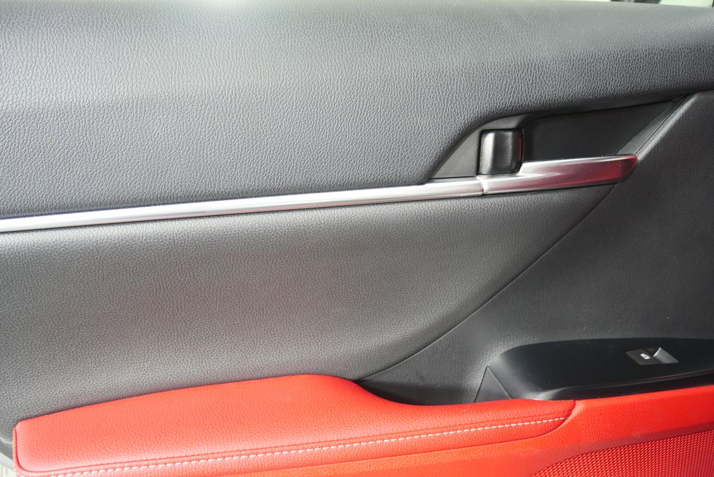 Thumbnail: 2019 Toyota Camry - 13