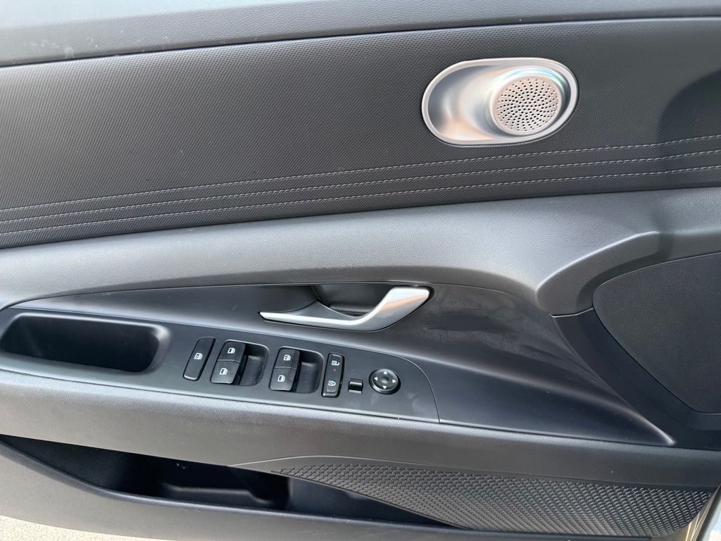 Thumbnail: 2024 Hyundai Elantra - 22