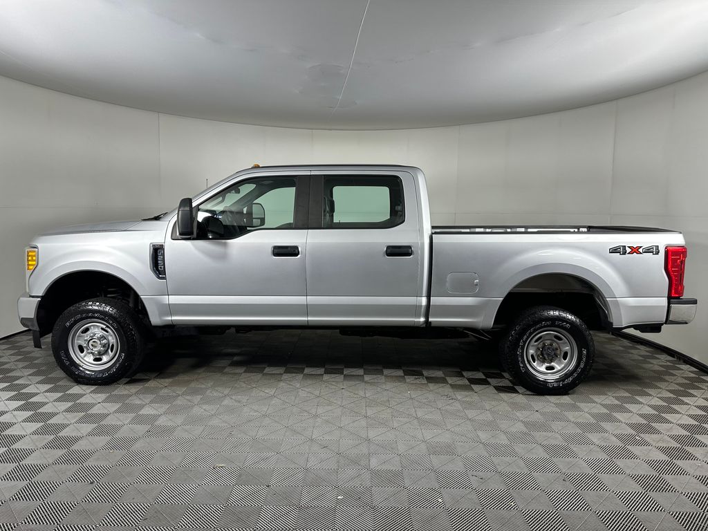 2017 Ford F-250 Super Duty XL - Image 2