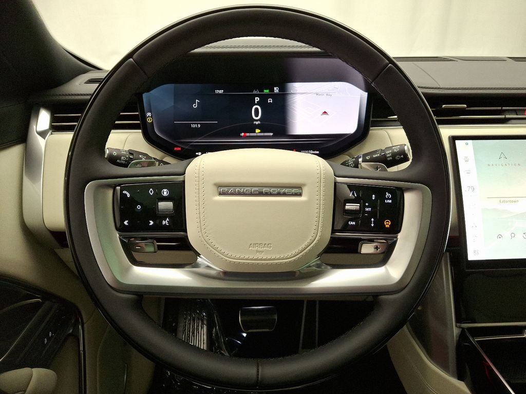 2025 Land Rover Range Rover SE 16