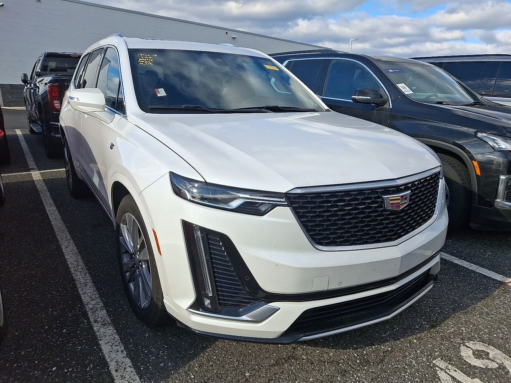 Thumbnail: 2024 Cadillac XT6 - 3