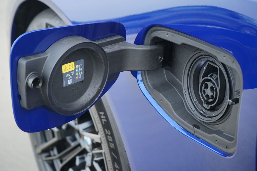 Thumbnail: 2026 BMW M5 - 7