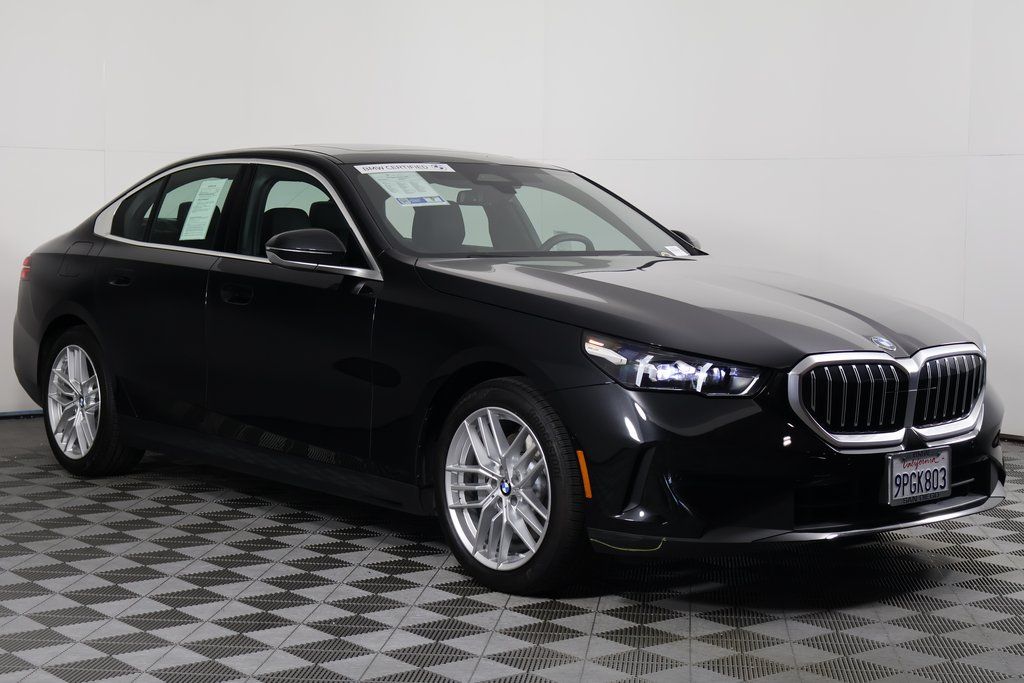 Thumbnail: 2024 BMW 5 Series - 3