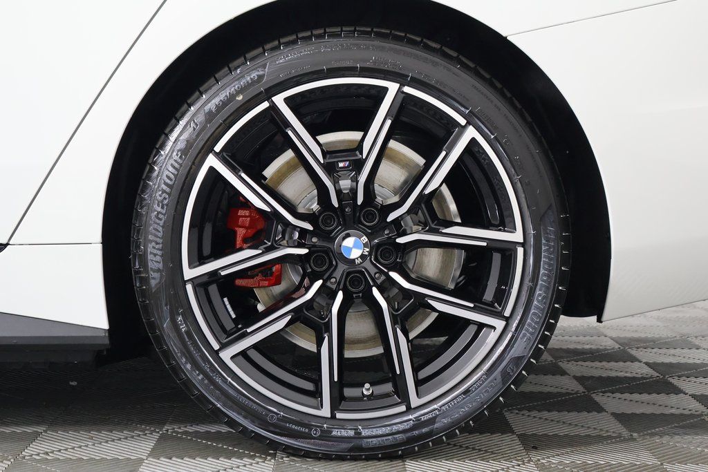 Thumbnail: 2026 BMW i4 - 10