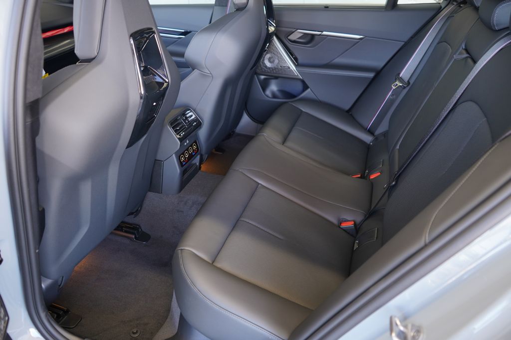 Thumbnail: 2026 BMW M5 - 22