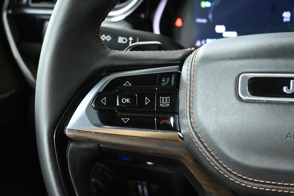 Thumbnail: 2023 Jeep Grand Cherokee - 17