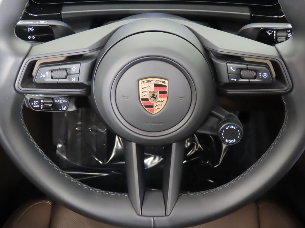 Thumbnail: 2025 Porsche Macan - 19