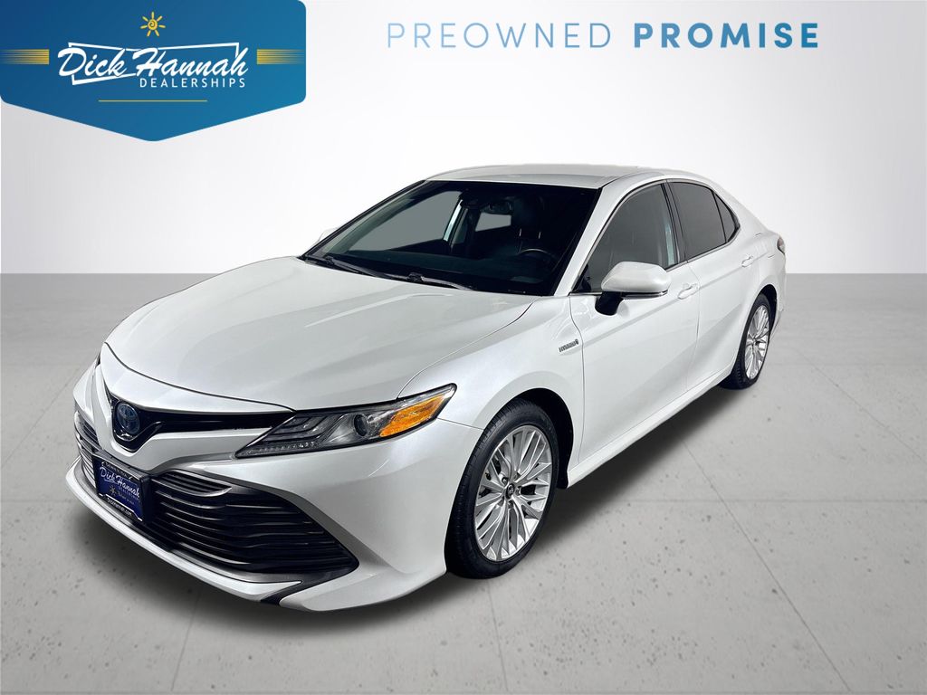 2020 Toyota Camry Hybrid XLE