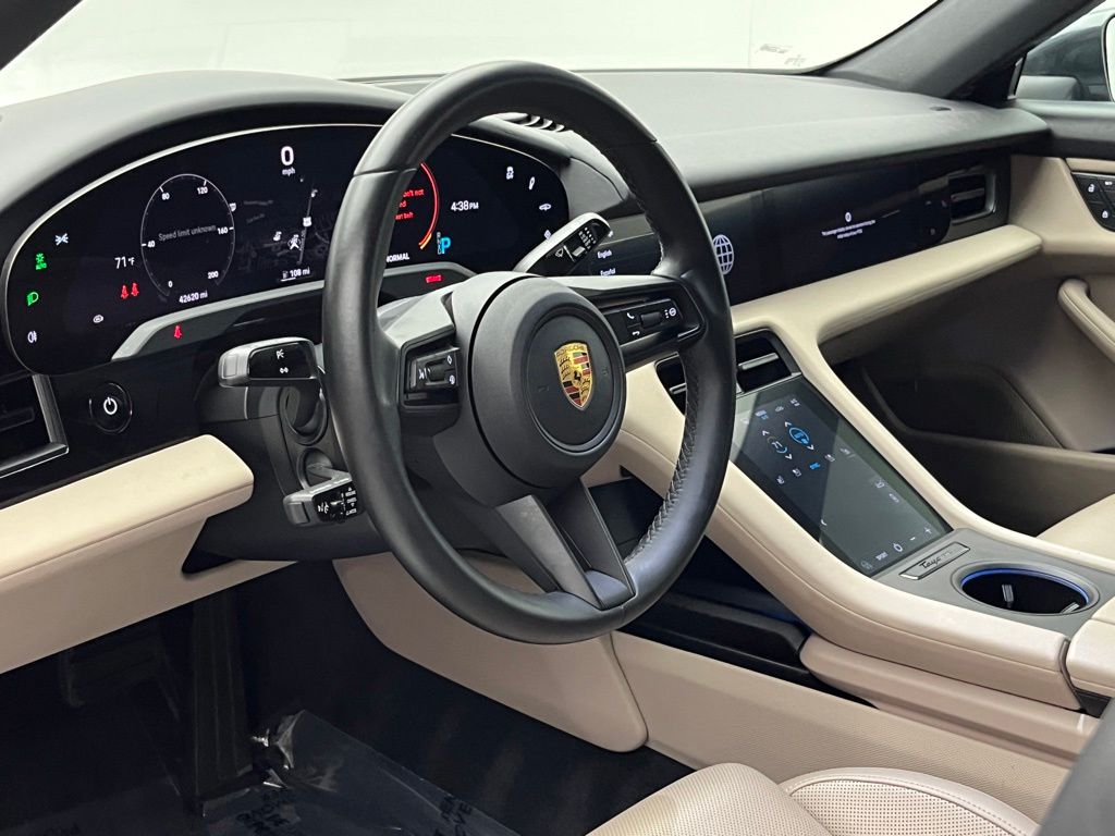 Thumbnail: 2022 Porsche Taycan - 4