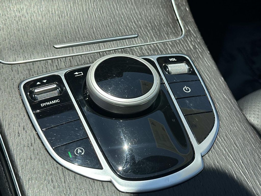Thumbnail: 2021 Mercedes-Benz C-Class - 23