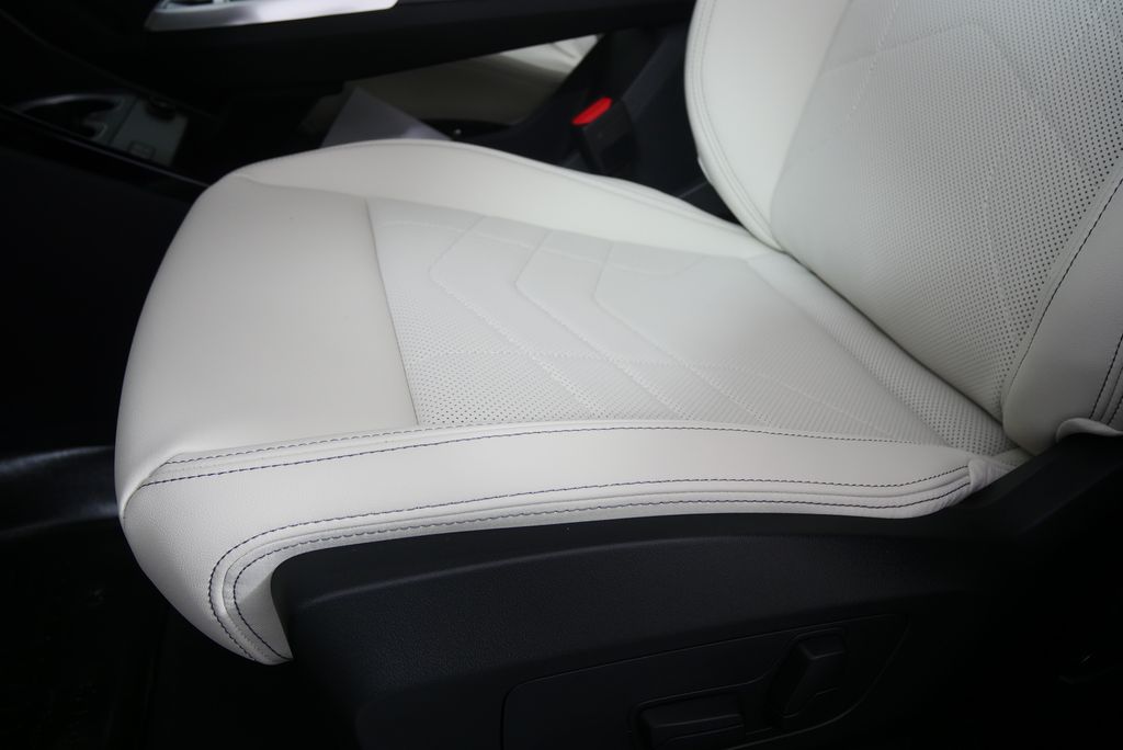 Thumbnail: 2026 BMW X1 - 10