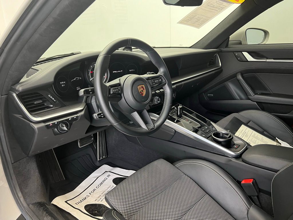 Thumbnail: 2024 Porsche 911 - 4