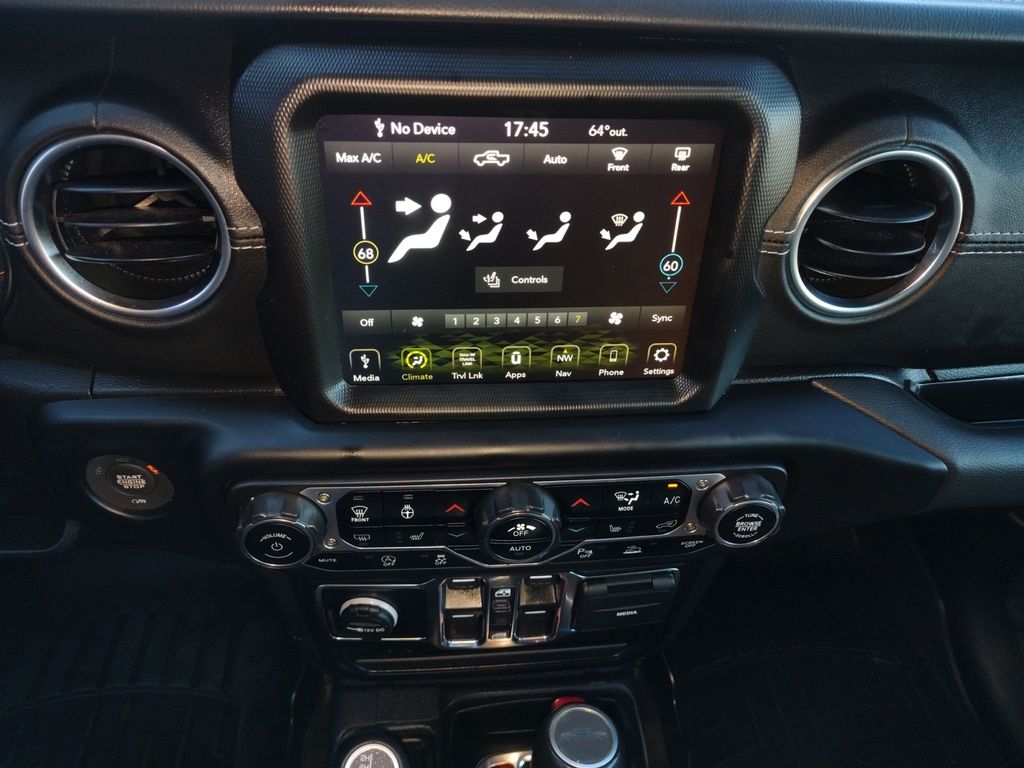 Used Car 2022 Jeep Gladiator  Overland For Sale Under $35,000 In Austin, Texas