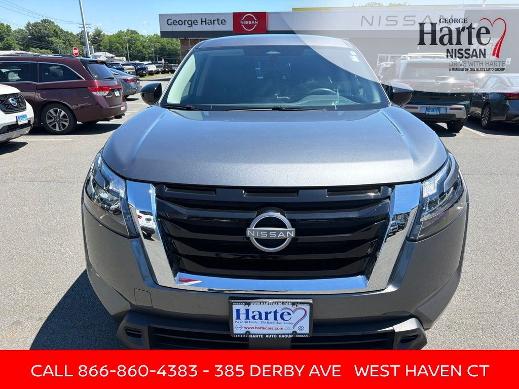 2024 Nissan Pathfinder S