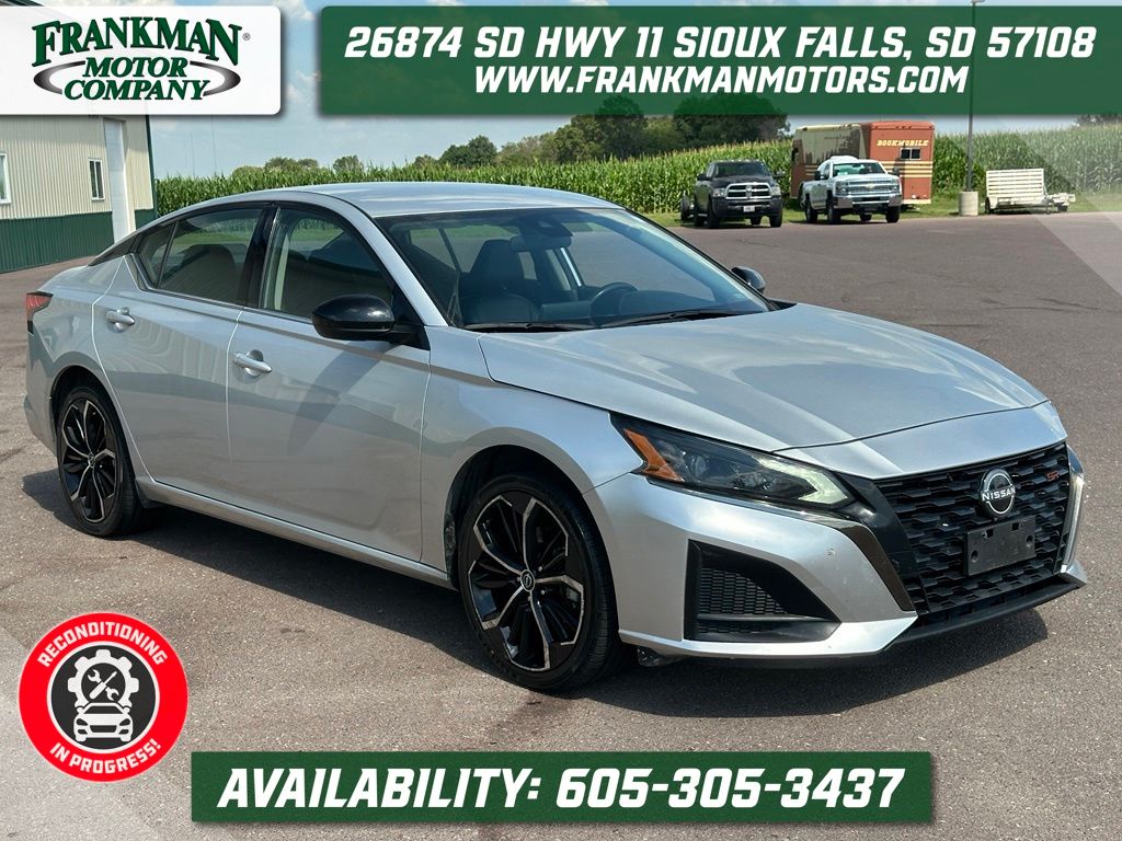 Brilliant Silver Metallic 2024 Nissan Altima Sedan All-Wheel Drive Continuously Variable Transmission