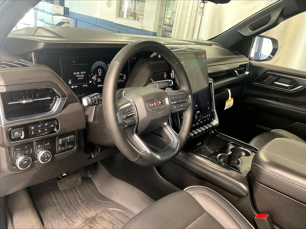 2025 GMC Yukon XL — photo 8