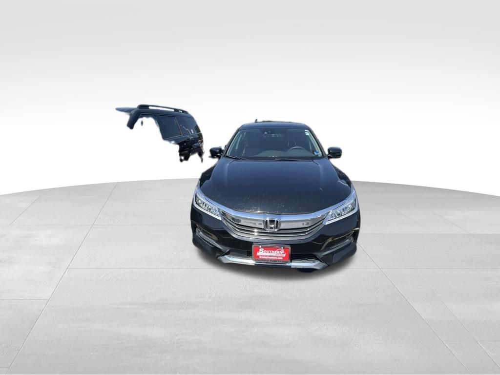 Used 2016 Black Honda Touring image 7
