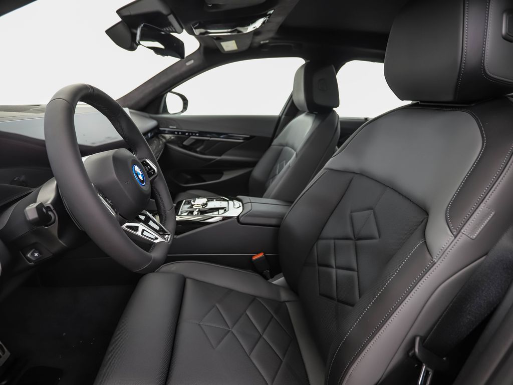 Thumbnail: 2026 BMW 5 Series - 11