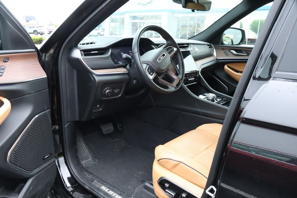 2021 Jeep Grand Cherokee L Summit 11