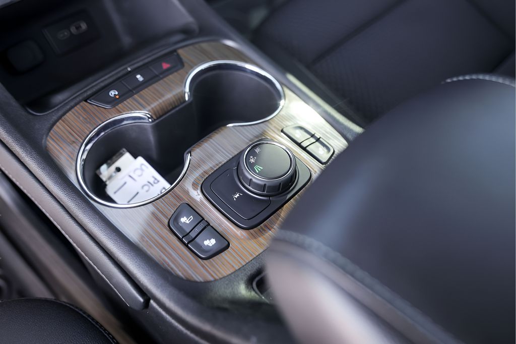 Used Car 2023 Gmc Acadia  Sle For Sale Under $30,000 In Austin, Texas