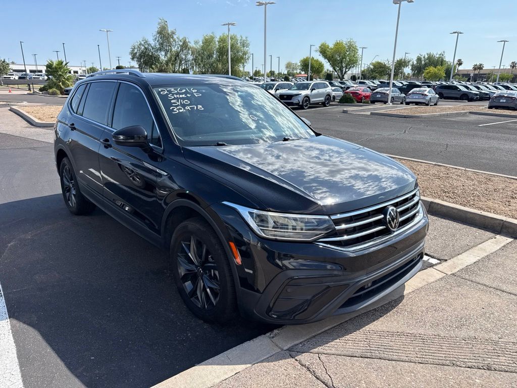 Thumbnail: 2022 Volkswagen Tiguan - 3
