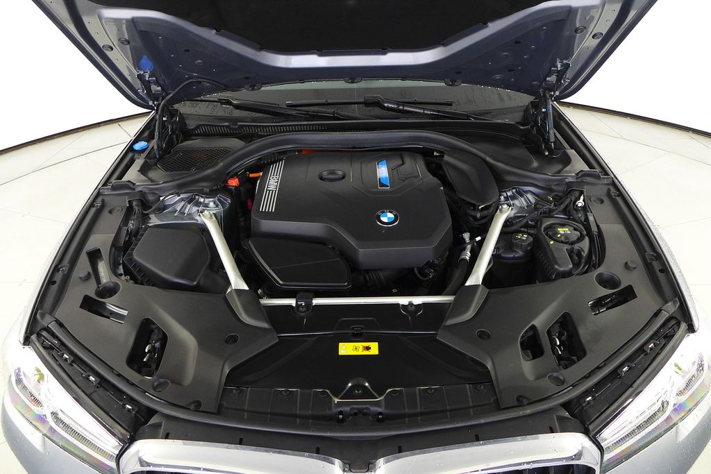 Thumbnail: 2023 BMW 5 Series - 6