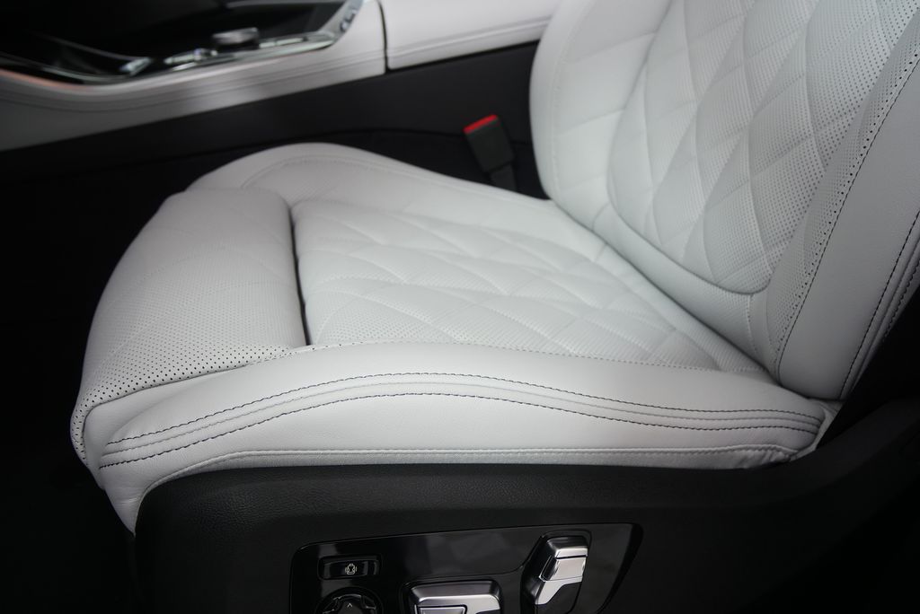 Thumbnail: 2026 BMW X5 - 10