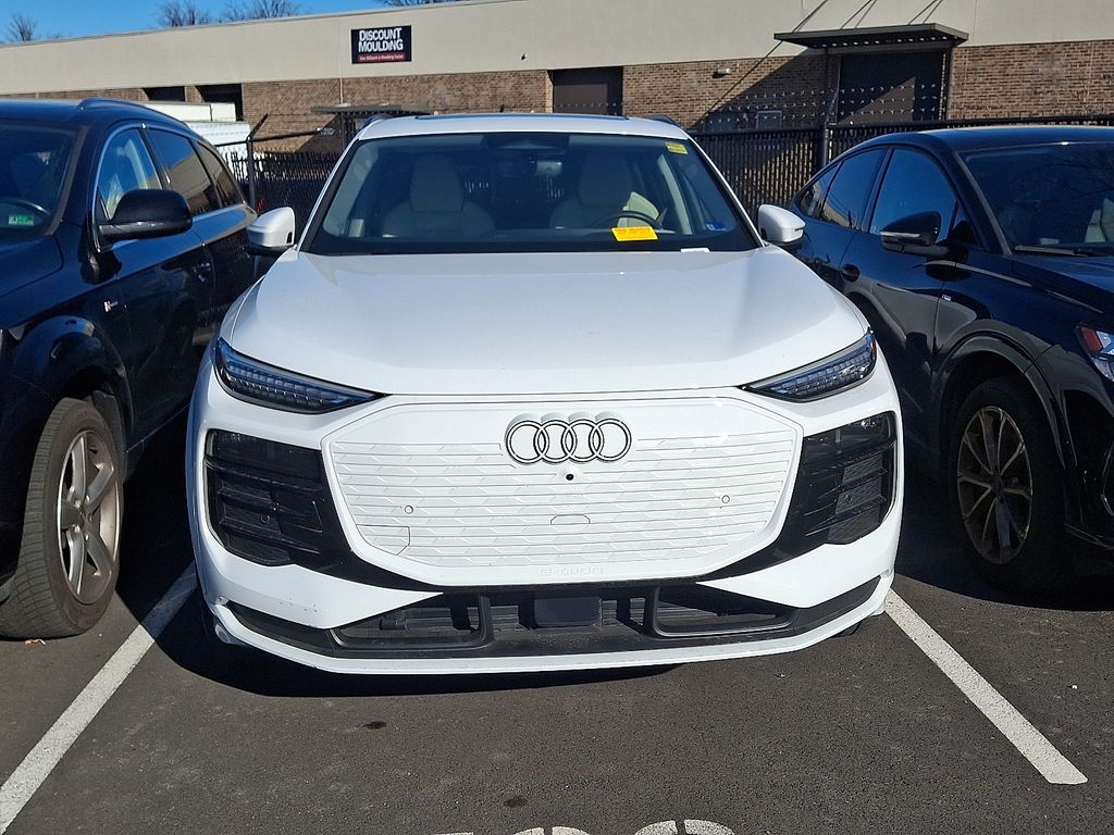 Thumbnail: 2025 Audi Q6 e-tron - 2