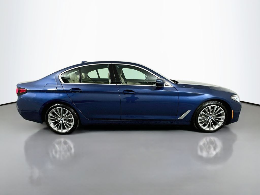 Thumbnail: 2023 BMW 5 Series - 4