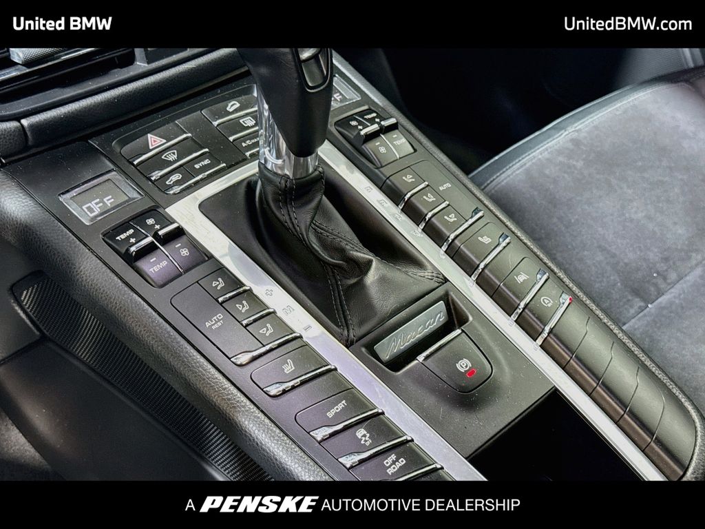 Thumbnail: 2020 Porsche Macan - 18