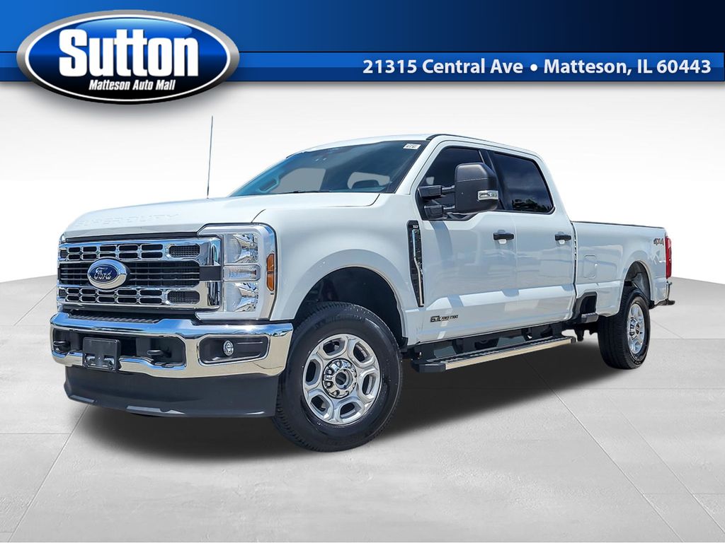 Oxford White 2025 Ford F-250 Super Duty XLT Crew Cab 4WD Pickup Truck Four-Wheel Drive Automatic