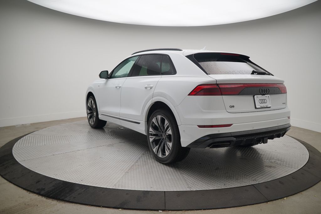 Thumbnail: 2025 Audi Q8 - 3
