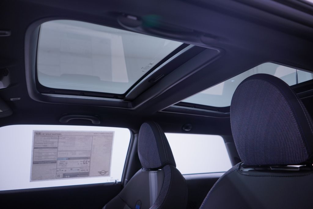 Thumbnail: 2026 MINI Cooper - 8