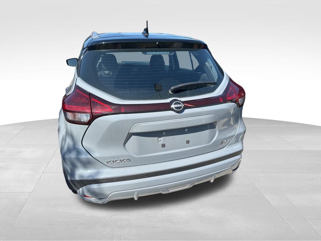 2023 Gray/Super Black Nissan Kicks SV FWD SUV