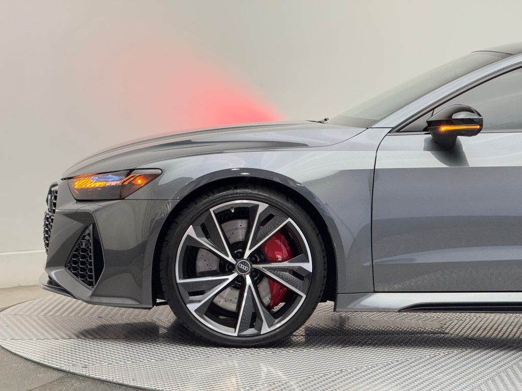 Thumbnail: 2023 Audi RS 7 - 10