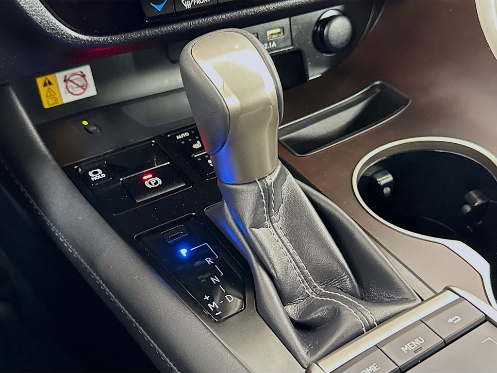 Thumbnail: 2022 Lexus RX - 16