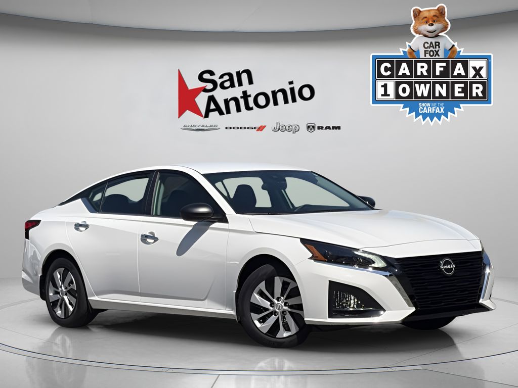 Glacier White 2024 Nissan Altima Sedan Front-Wheel Drive Continuously Variable Transmission