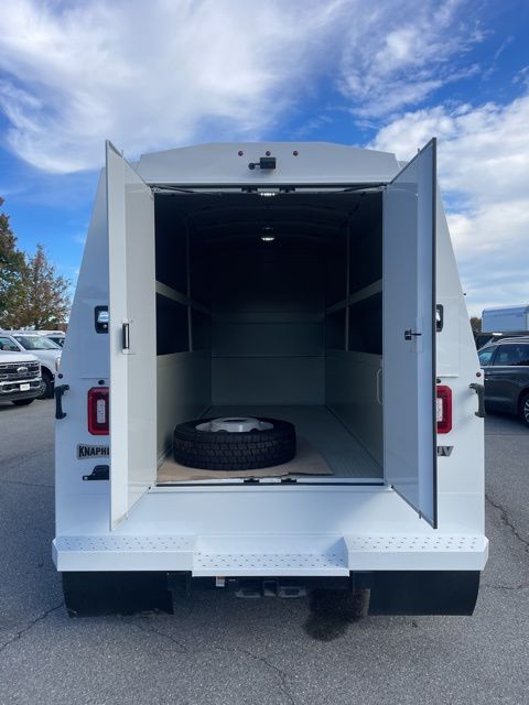 2025 Ford F-550 Chassis XL