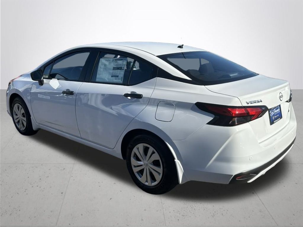 2025 Nissan Versa 1.6 S