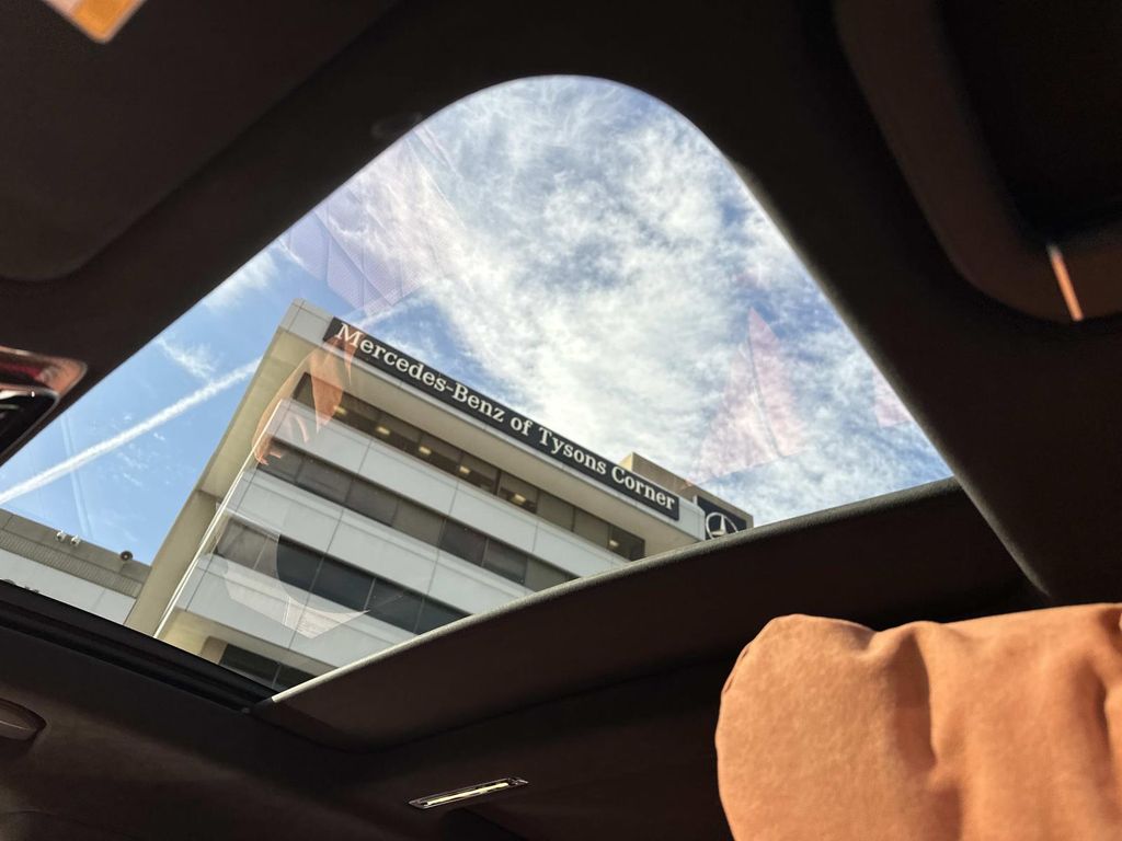 Thumbnail: 2022 Mercedes-Benz S-Class - 31