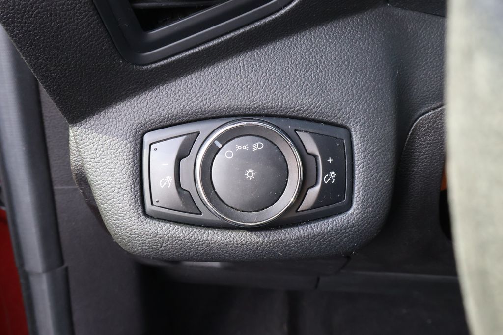 2014 Ford Escape S 18