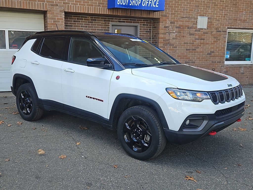 2023 Jeep Compass Trailhawk photo
