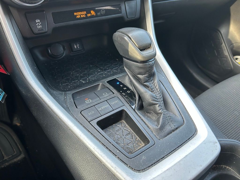 Thumbnail: 2019 Toyota RAV4 - 24