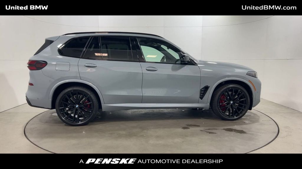 2025 BMW X5 M60i 9