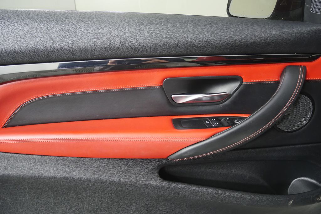 Thumbnail: 2019 BMW M4 - 10