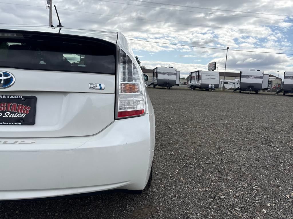 2010 Super White Toyota Prius II FWD Hatchback