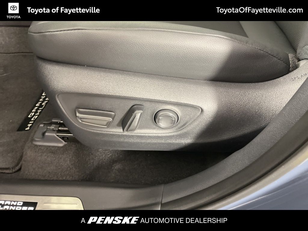 Thumbnail: 2026 Toyota Grand Highlander - 27