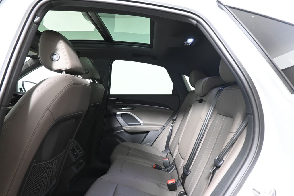 Thumbnail: 2025 Audi Q5 - 28